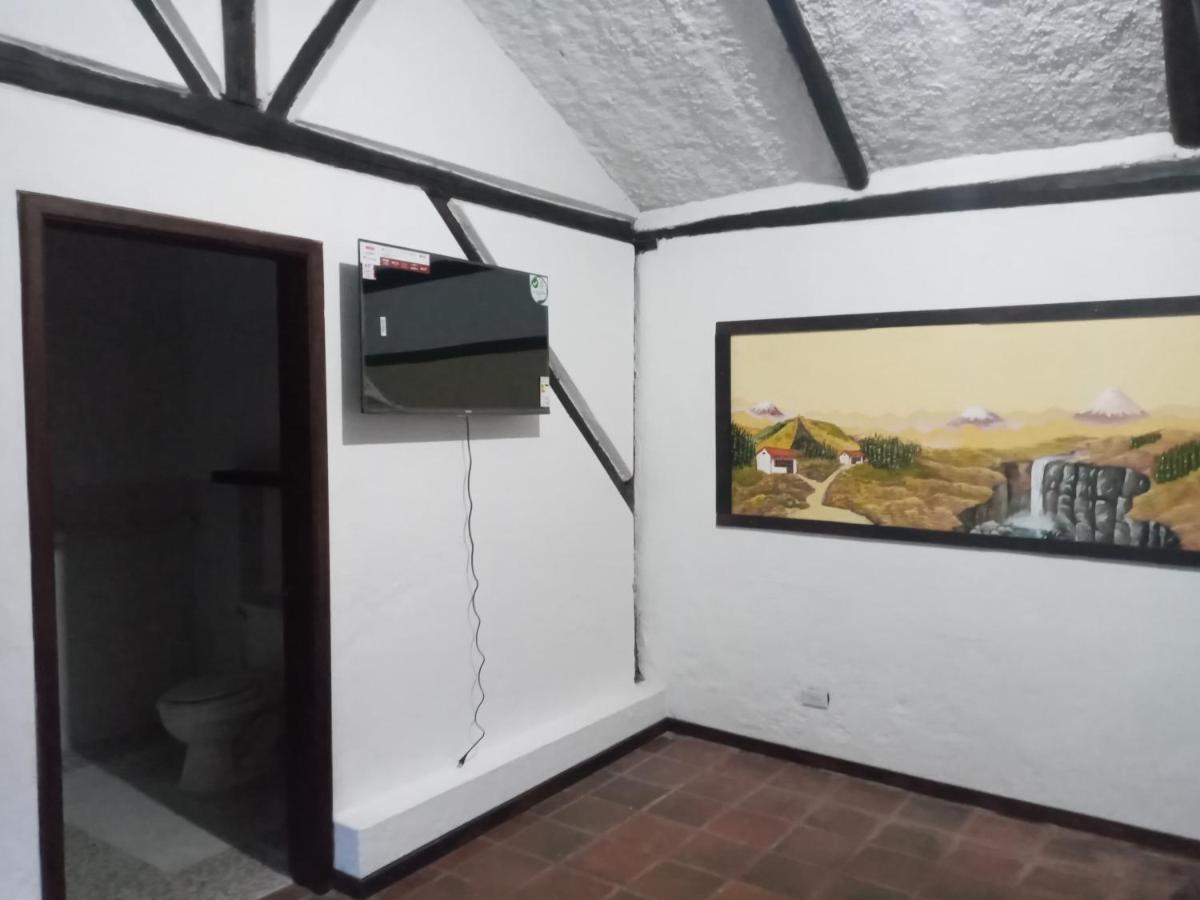 Villa Quinta Los Eucaliptos à Quito Extérieur photo