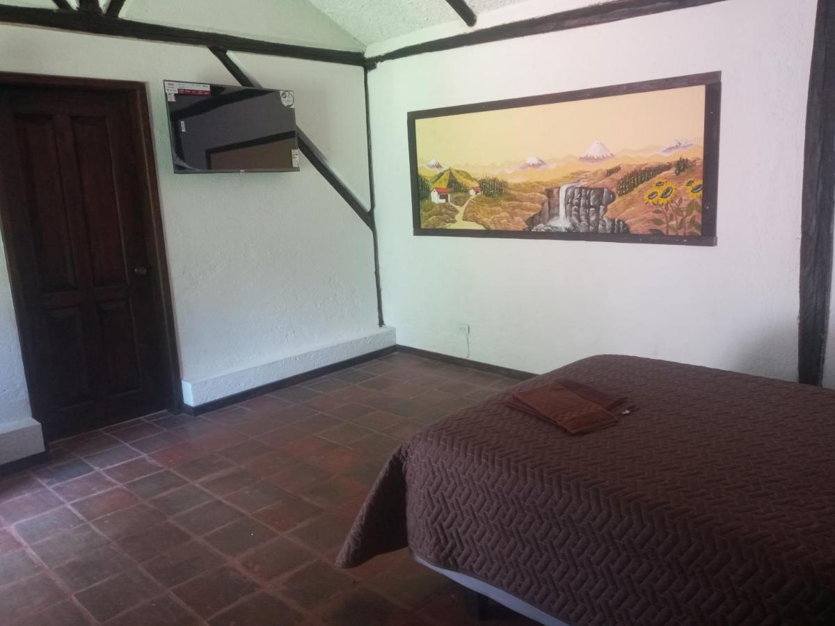 Villa Quinta Los Eucaliptos à Quito Chambre photo